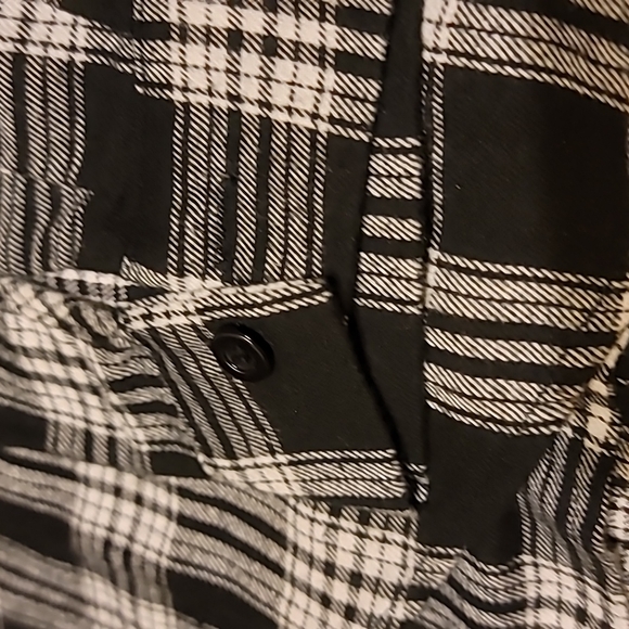 Shein Black and White Long Sleeve Plaid Button Down Flanel Shirt, Medium - Picture 5 of 6